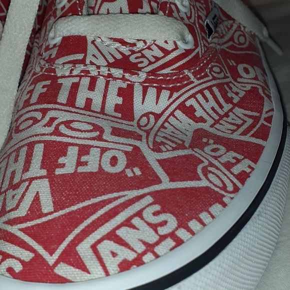 Vans Doheny White/Red OTW Repeat Shoe
Youth Sized - Picture 13 of 13